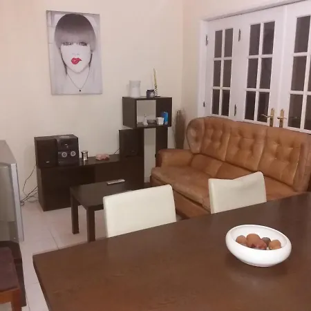 Casa De Praia E Da Cidade De Lisboa * Paio Pires